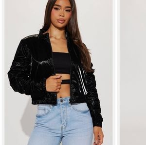 💋OUT OF TUNE BLACK BOMBER JACKET!!!